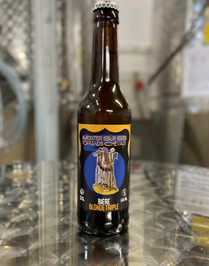 "Monter sur ses grands chevaux" est la bière Blonde triple produite par la Micro Brasserie X'PRESSION (Saint Philbert de Grand Lieu - 44310)